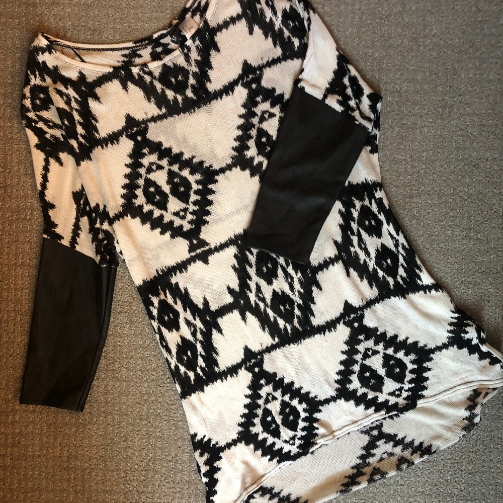 Three quarter sleeve shirt